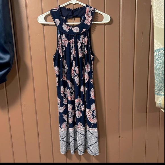 three pink hearts Sleeveless Shift Dress 💲BUNDLE AND SAVE BIG💲 - Picture 4 of 4